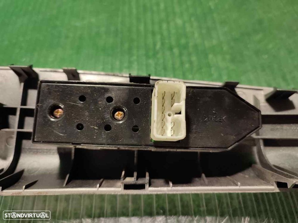 COMANDO ELEVADOR DE VIDRO FRONTAL DIREITO KIA SPORTAGE 2006 - 4