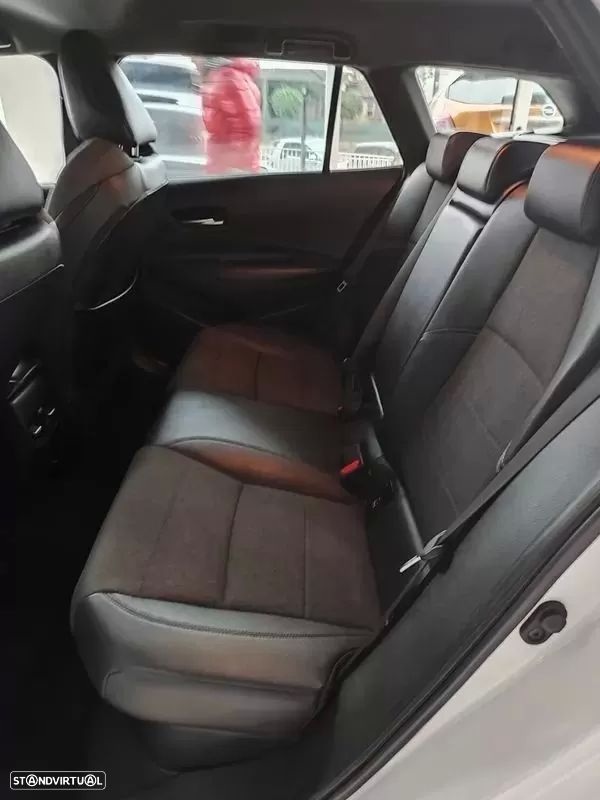 Toyota Corolla Touring Sports 1.8 Hybrid Comfort+P.Sport - 14