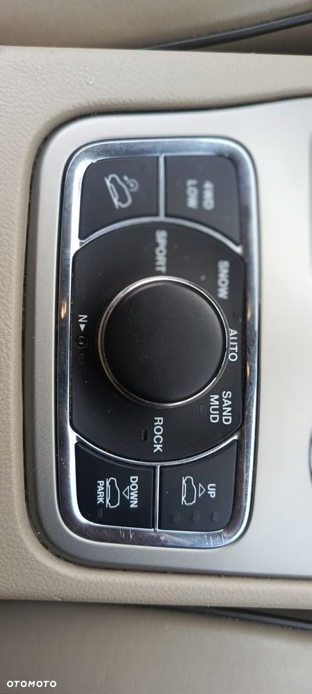 Jeep Grand Cherokee - 11