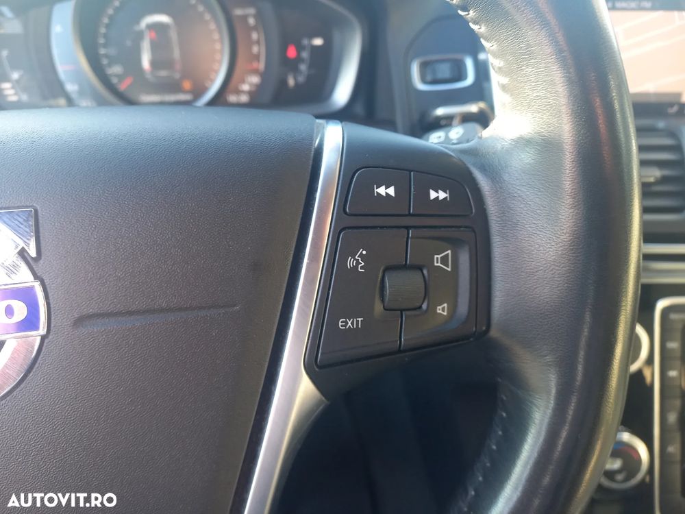 Volvo XC 60 D4AWD Kinetic - 21