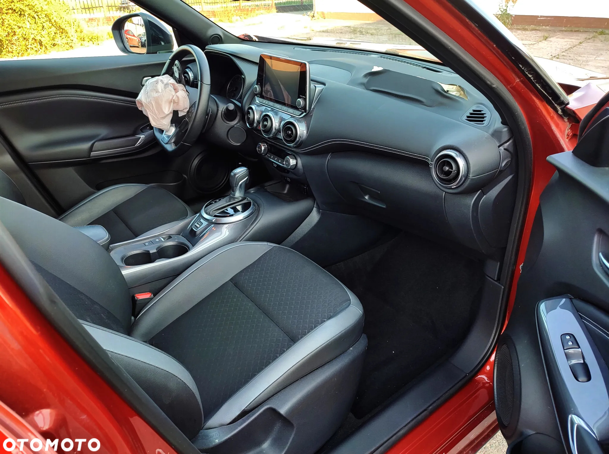 Nissan Juke 1.0 DIG-T DCT Tekna - 8