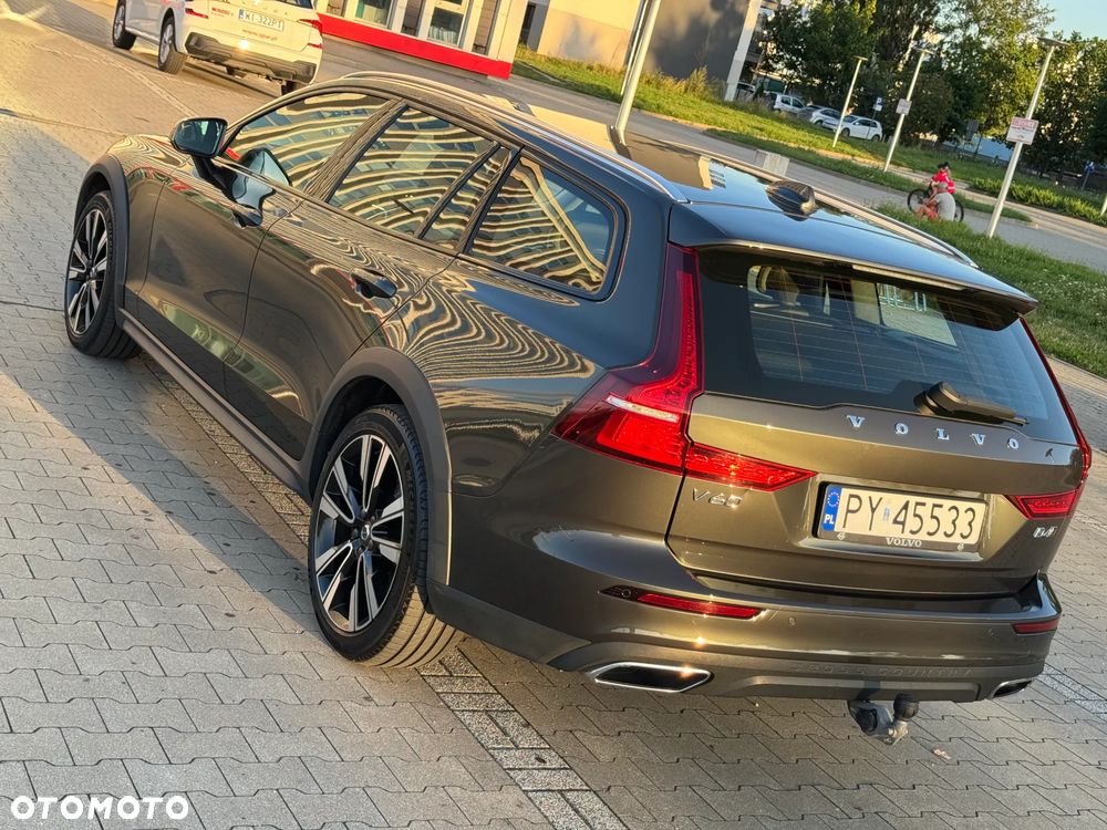 Volvo V60 Cross Country - 3