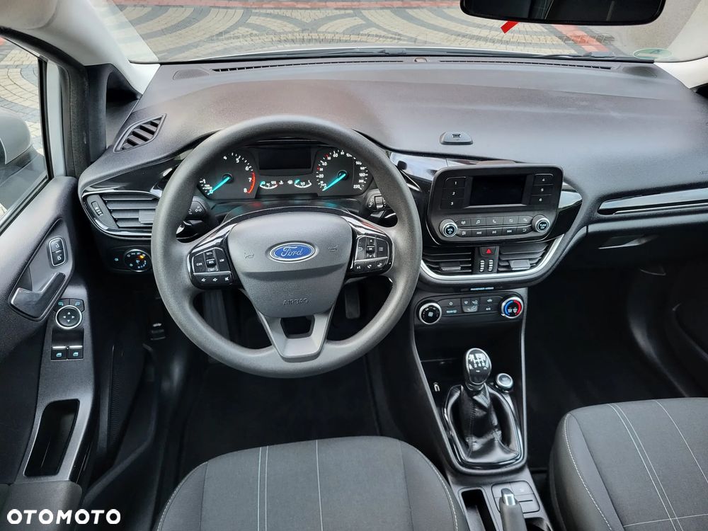 Ford Fiesta 1.1 S&S TREND - 9