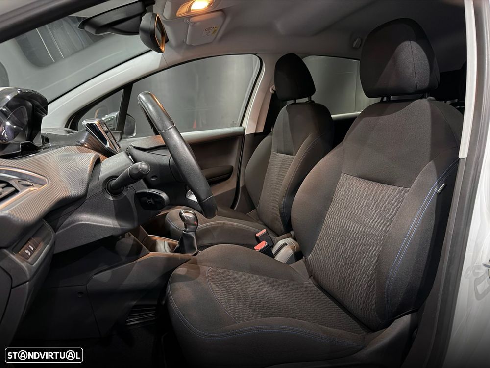 Peugeot 208 1.6 e-HDi SE Style - 15