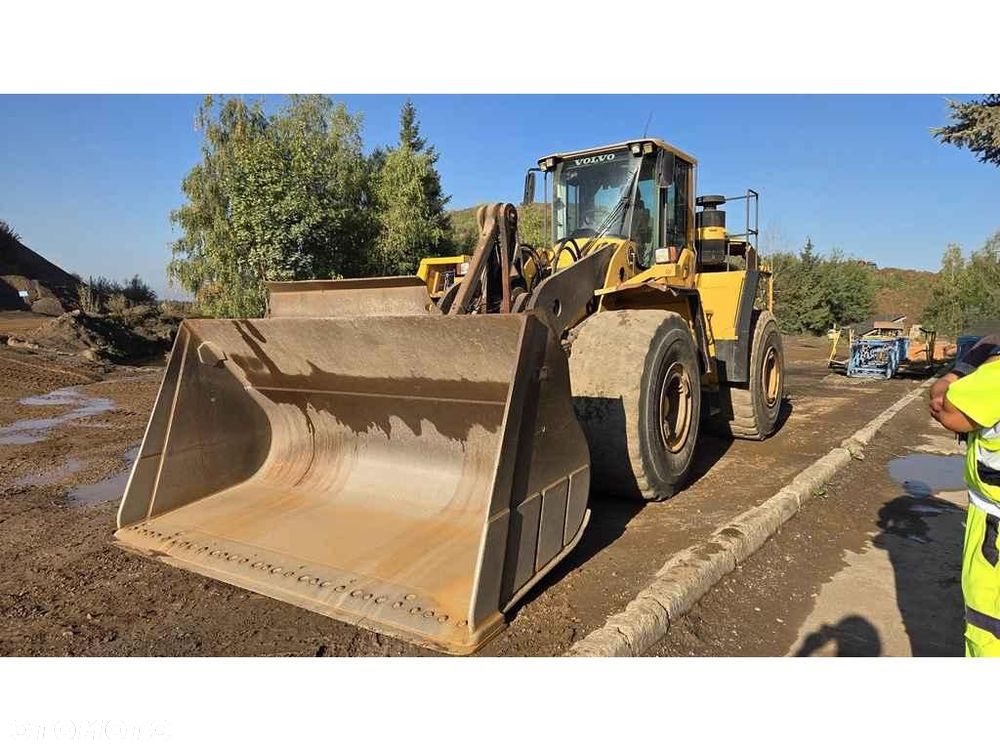 Volvo L220 - 1