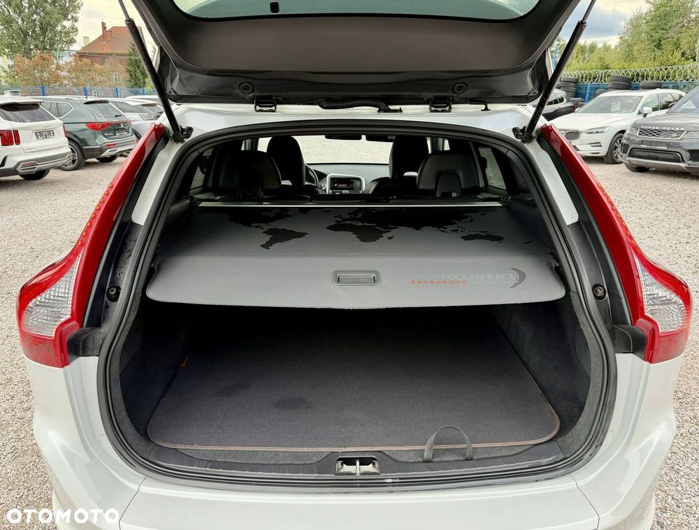 Volvo XC 60 D4 Ocean Race - 35
