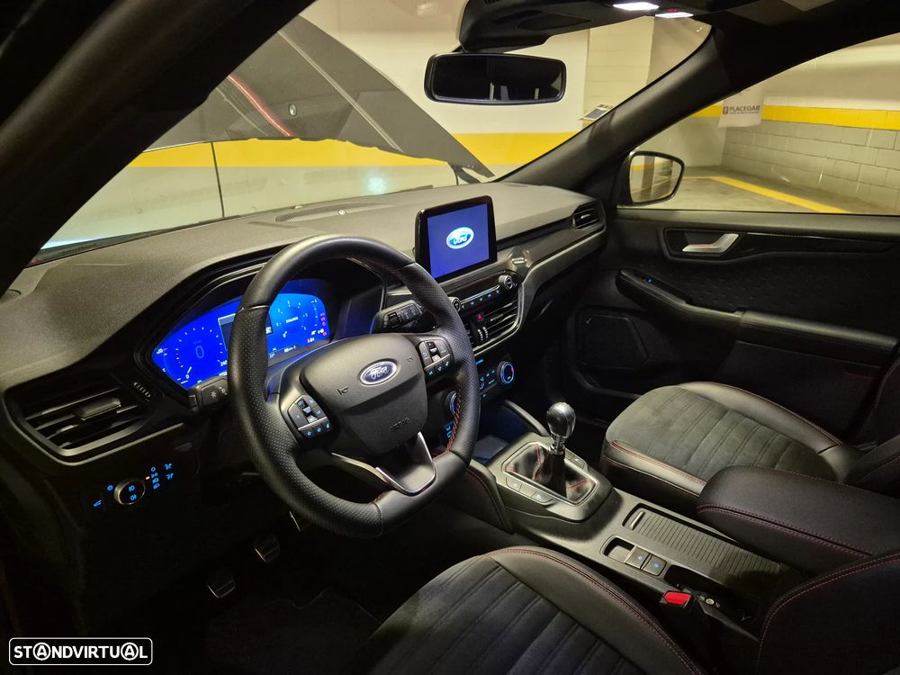 Ford Kuga 2.0 TDCi EcoBlue ST-Line - 26
