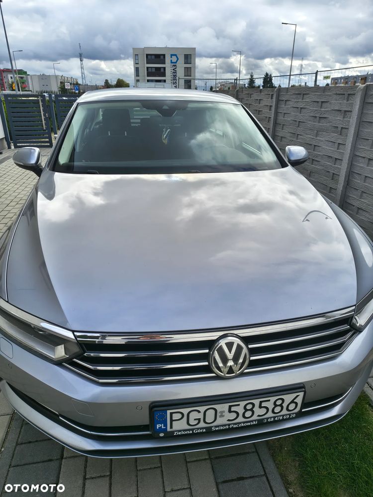 Volkswagen Passat - 2