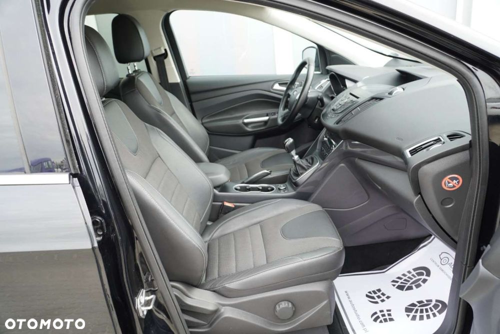Ford Kuga 1.5 EcoBoost 2x4 Titanium - 6