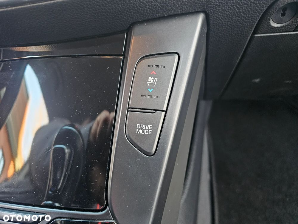 Hyundai i40 Kombi blue 1.7 CRDi DCT Premium - 19