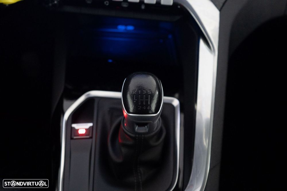 Peugeot 3008 1.2 PureTech Allure - 26