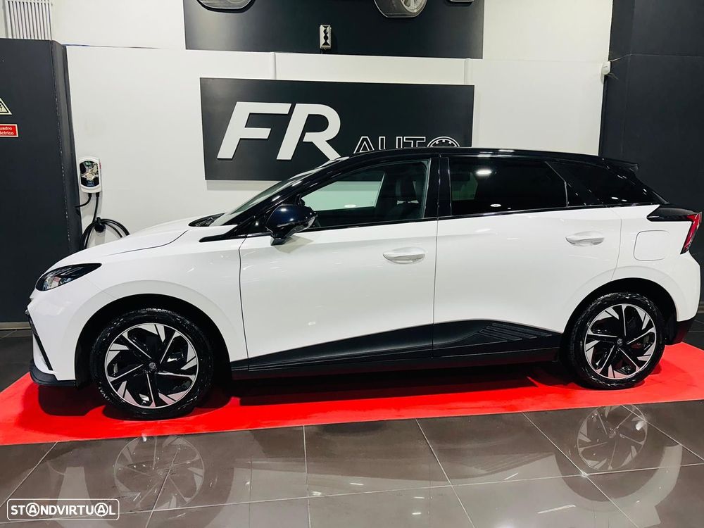 MG MG4 64 kWh Luxury - 8