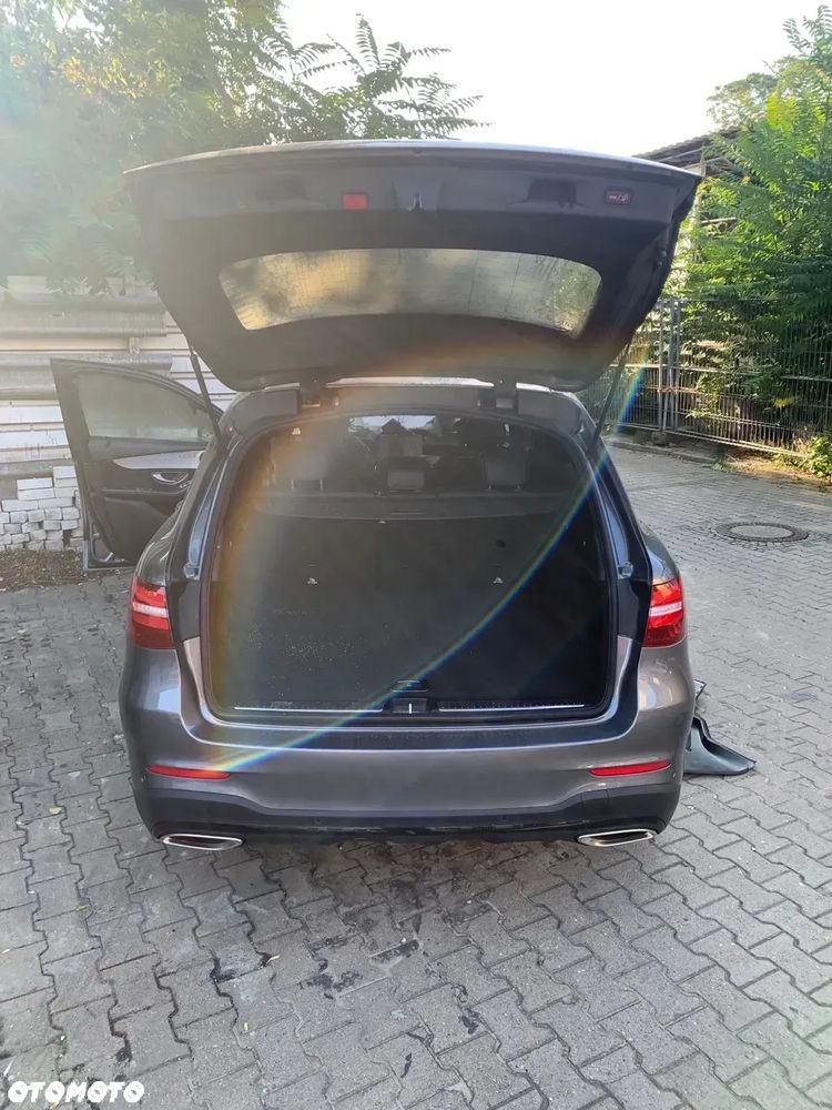 Mercedes-Benz GLC 250 4Matic 9G-TRONIC AMG Line - 3