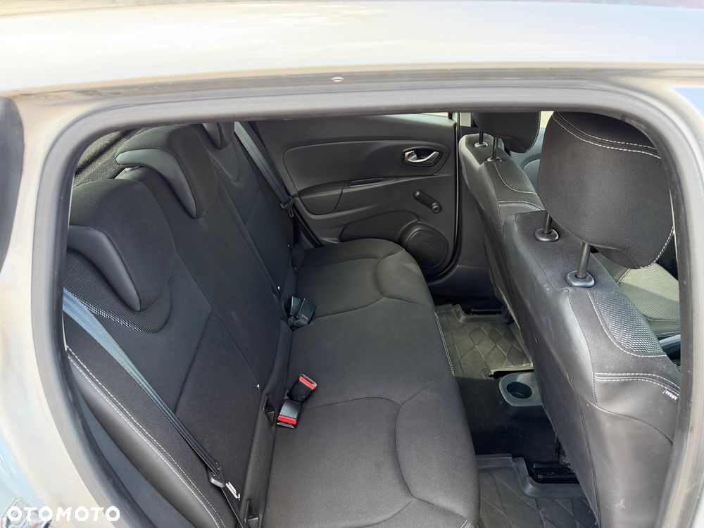 Renault Clio - 8