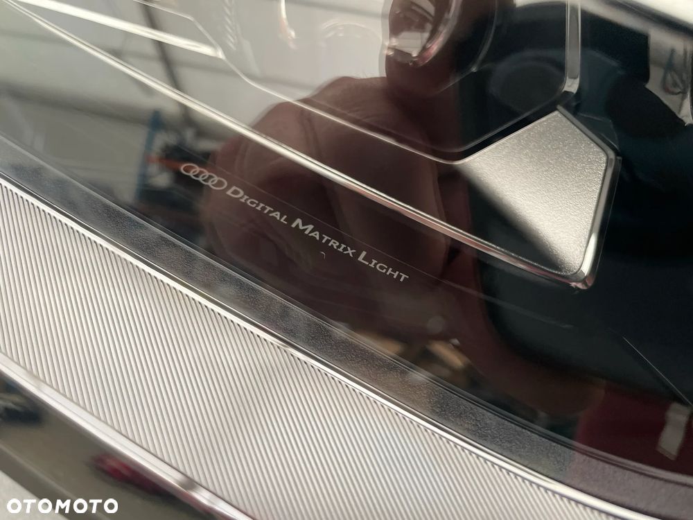 Audi E-Tron reflektor prawy matrix digital 4KE941036 - 2