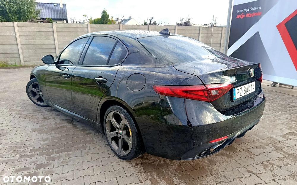 Alfa Romeo Giulia 2.0 Turbo 16V AT8 Veloce Ti - 5