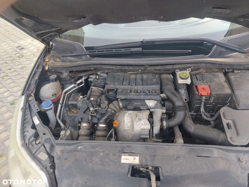 Citroën C4 HDi 110 FAP Tonic - 12
