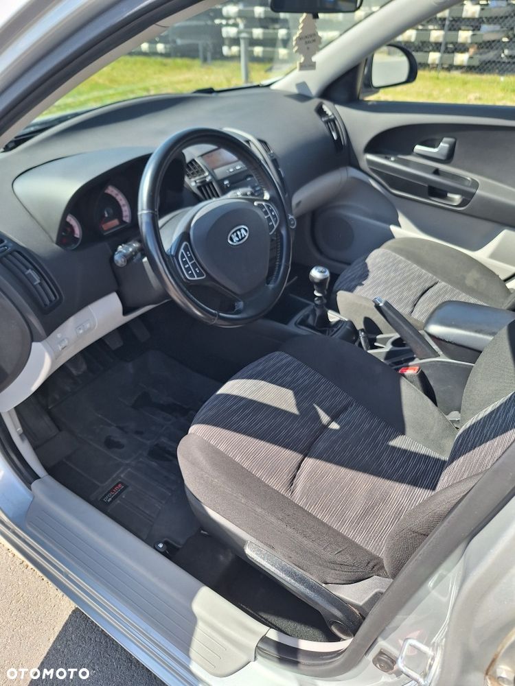 Kia Ceed - 7