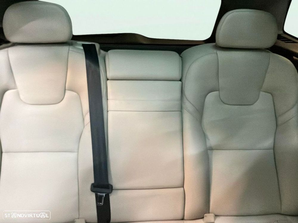 Volvo XC 60 2.0 T8 PHEV Inscription AWD - 19