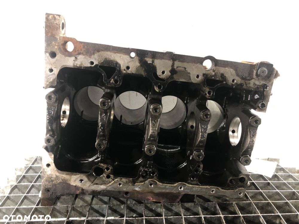 BLOK SILNIKA - 1444.00 PLN - SKODA SUPERB II Kombi (3T5) 2009 - 2015 2.0 TDI 125 kW [170 KM] olej - 5