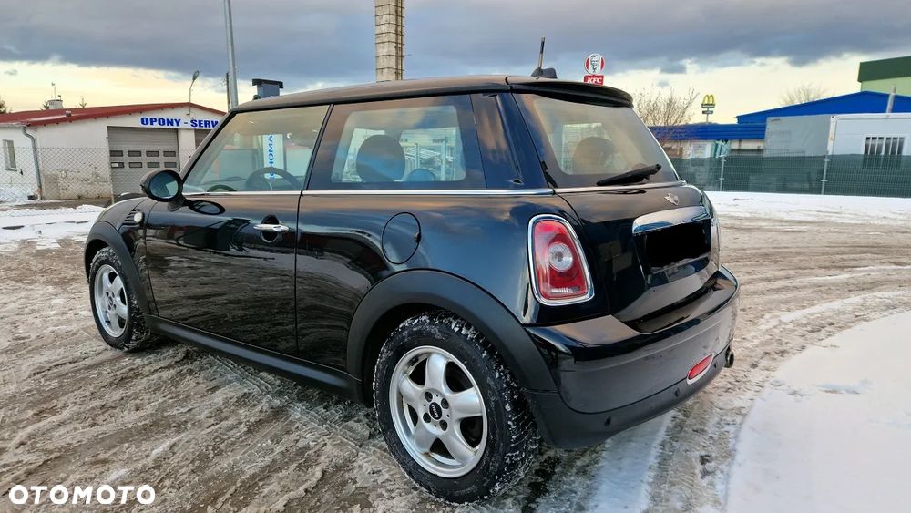 MINI Cooper Standard - 4