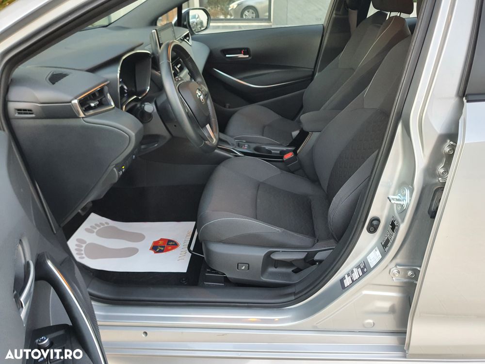 Toyota Corolla 1.8 HSD Dynamic - 11