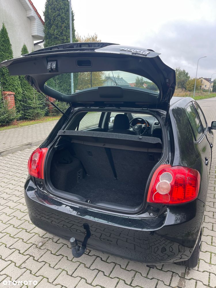 Toyota Auris 2.0 D-4D - 10