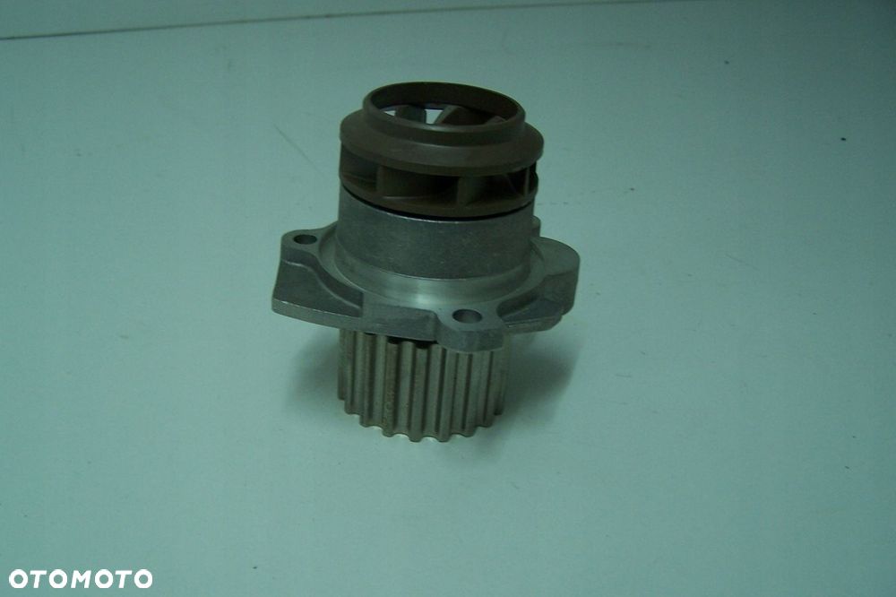 Pompa wody Ford Galaxy 1.9 ME6M21-8501-A1A nowa - 4