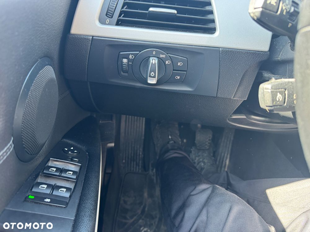 BMW Seria 3 318d DPF Edition Sport - 16