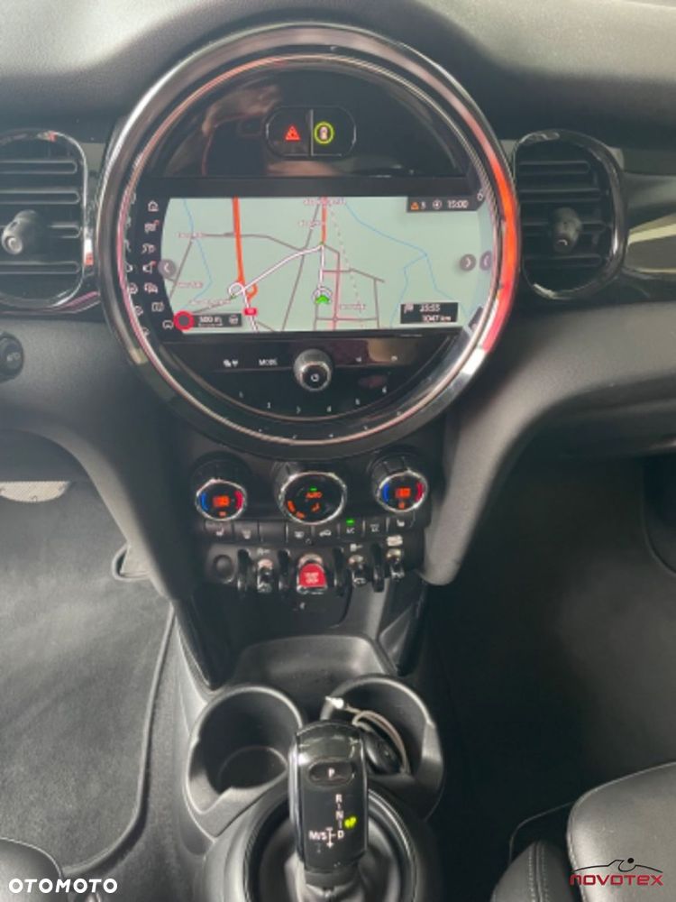 MINI Cooper Essential Trim - 16