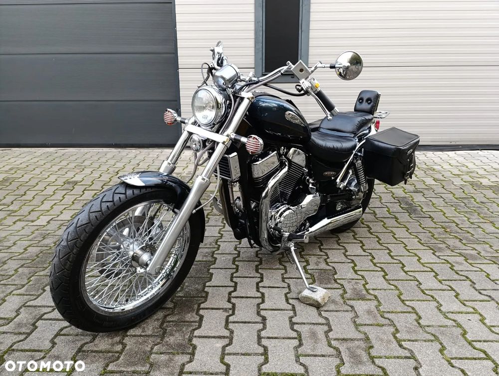 Suzuki Intruder - 15