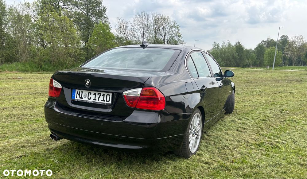 BMW Seria 3 325i - 7