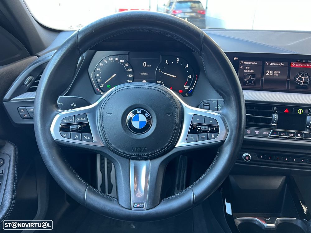 BMW 116 d Pack Desportivo M - 32