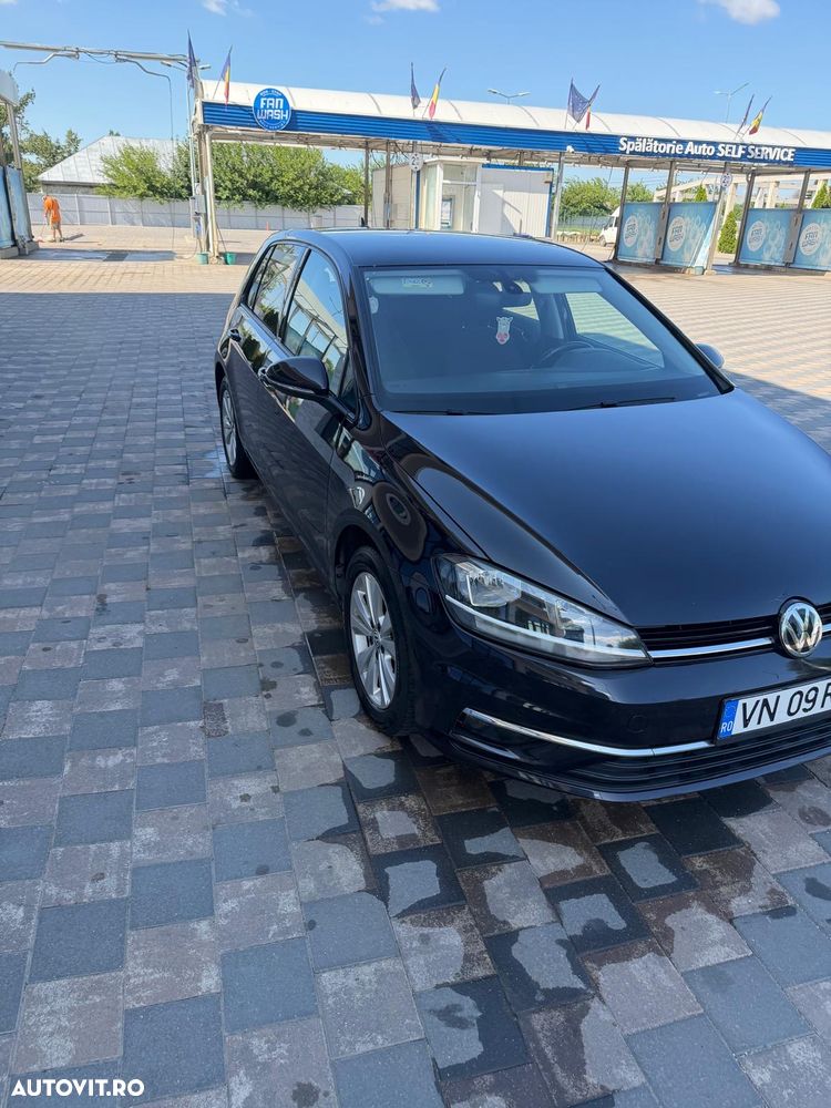 Volkswagen Golf - 2
