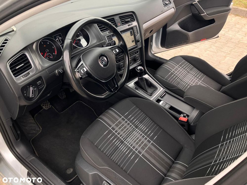 Volkswagen Golf 2.0 TDI BlueMotion Technology Lounge - 16