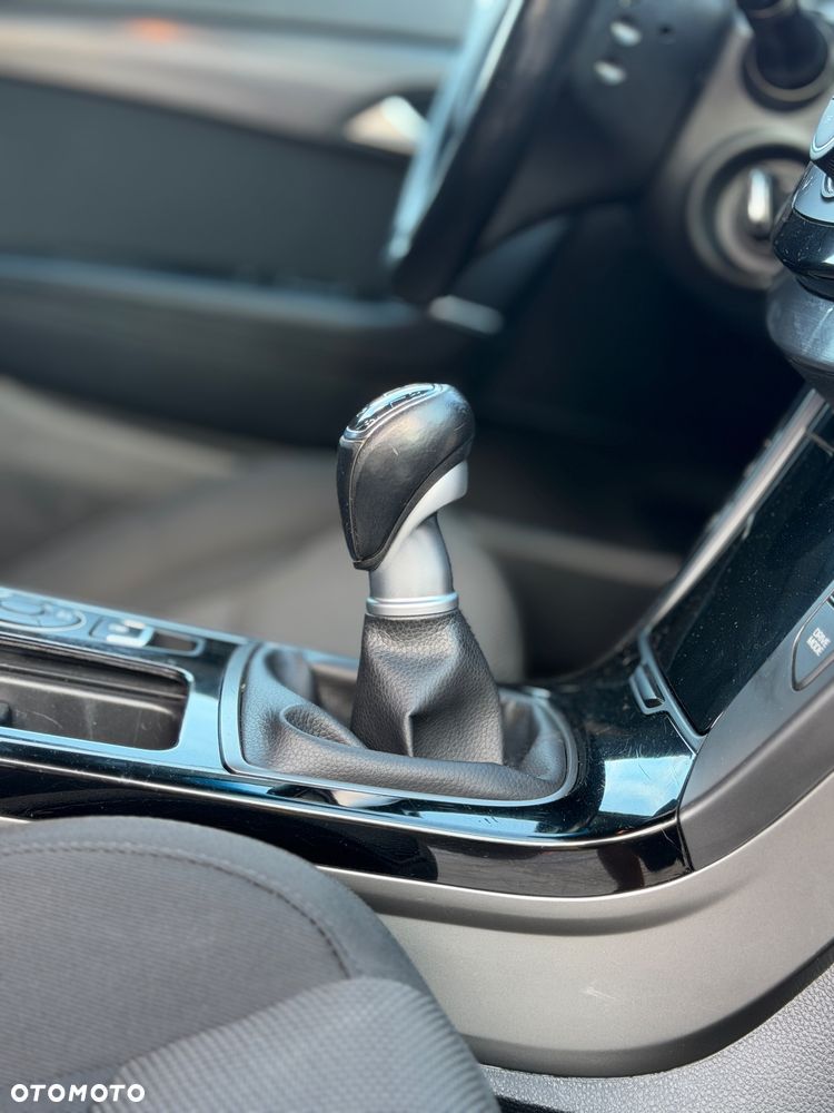 Hyundai i40 Kombi 1.7 CRDi Premium - 24