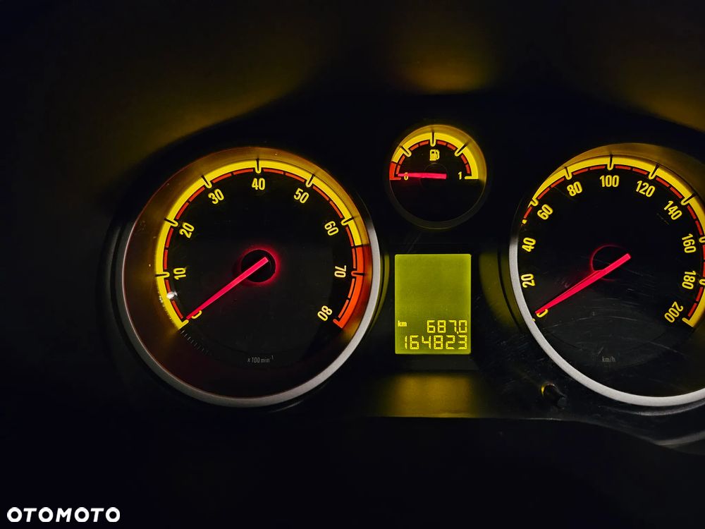 Opel Corsa 1.4 16V Cosmo - 12