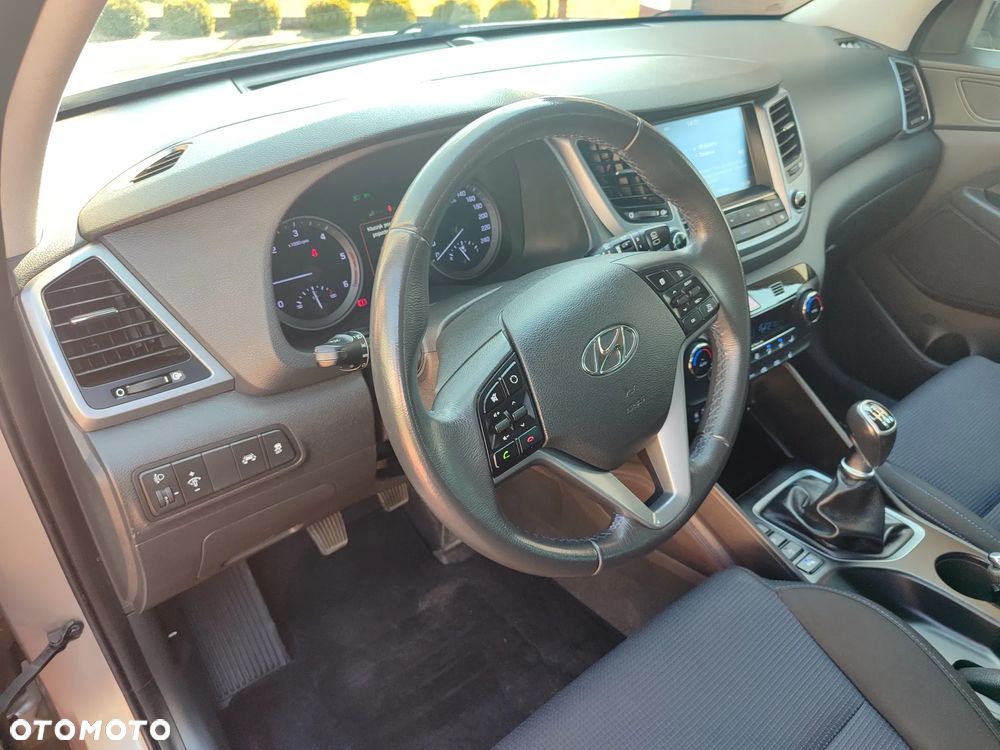 Hyundai Tucson blue 1.7 CRDi 2WD Style - 25