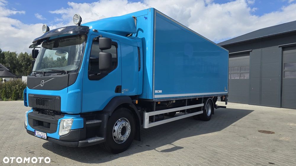 Volvo FL 250 Euro 6 18 palet zabudowa SCHMITZ kontener kurierka full air super stan! do końca ASO! świeży import! - 9