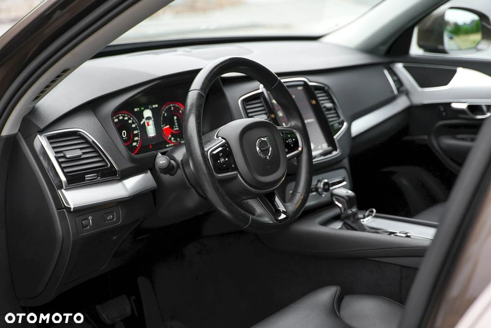 Volvo XC 90 D5 AWD Momentum 7os - 38