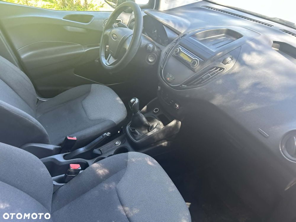 Ford Courier - 13