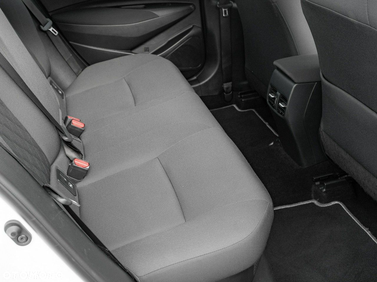 Toyota Corolla 1.8 Hybrid GPF Comfort - 31