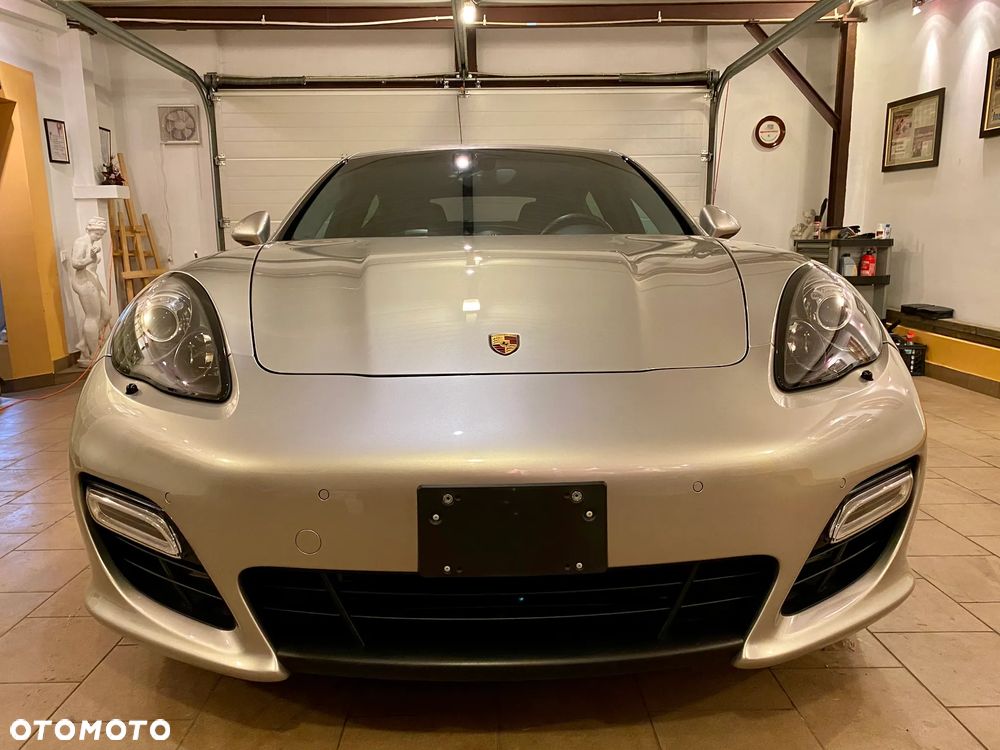 Porsche Panamera GTS PDK - 3