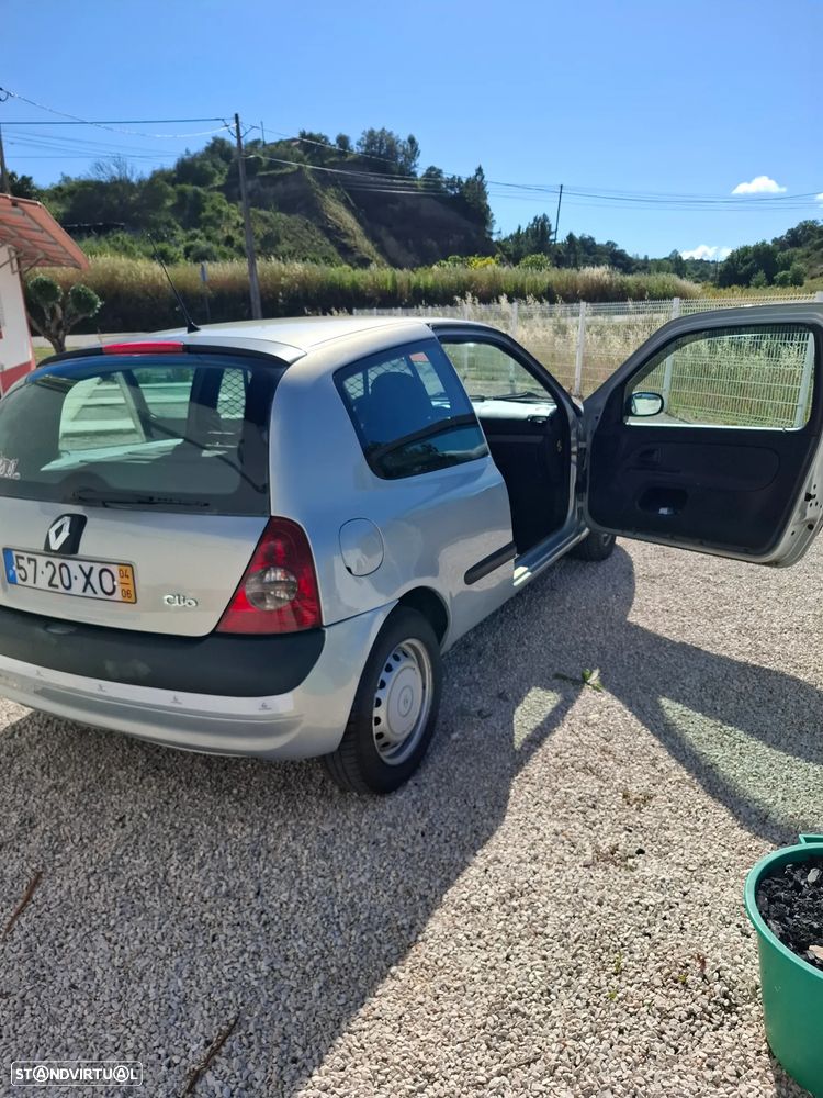 Renault Clio - 8