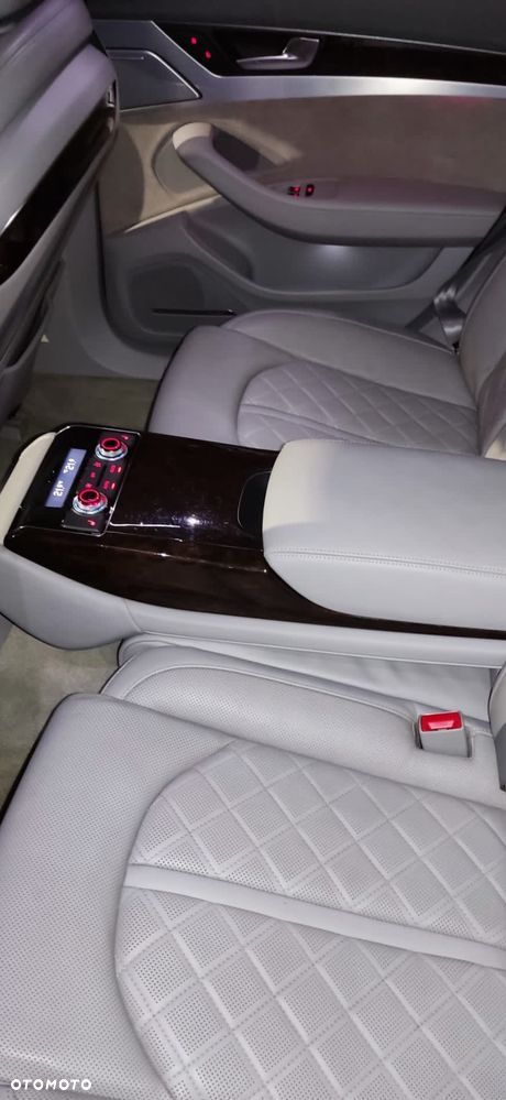 Audi A8 4.2 TDI Quattro - 10
