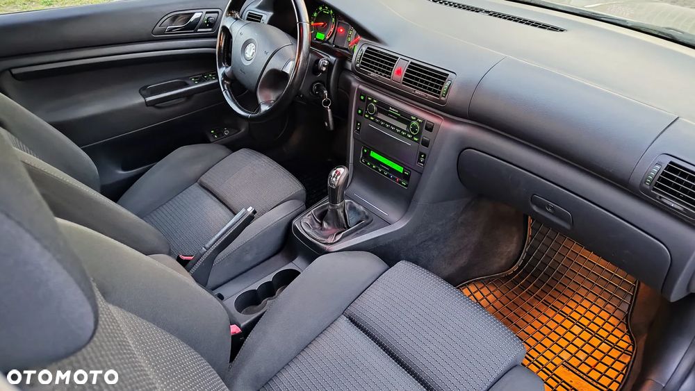 Skoda Superb 2.0 Exclusive - 17