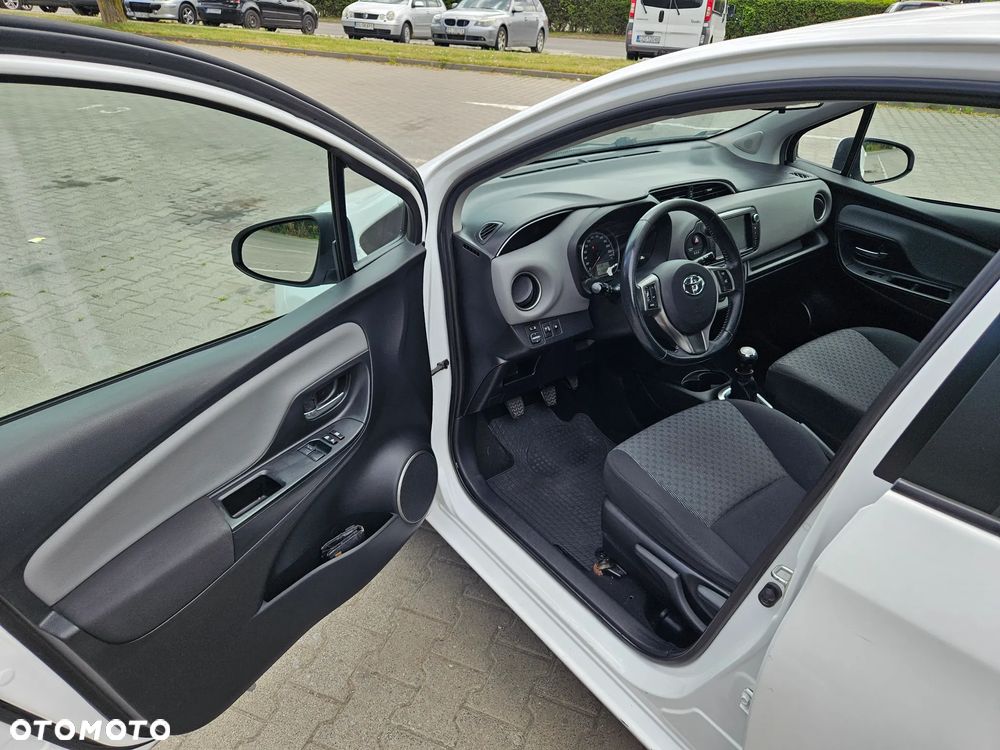 Toyota Yaris - 13