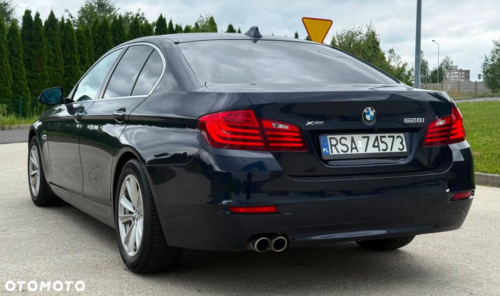 BMW Seria 5 528i xDrive Sport-Aut Luxury Line - 13
