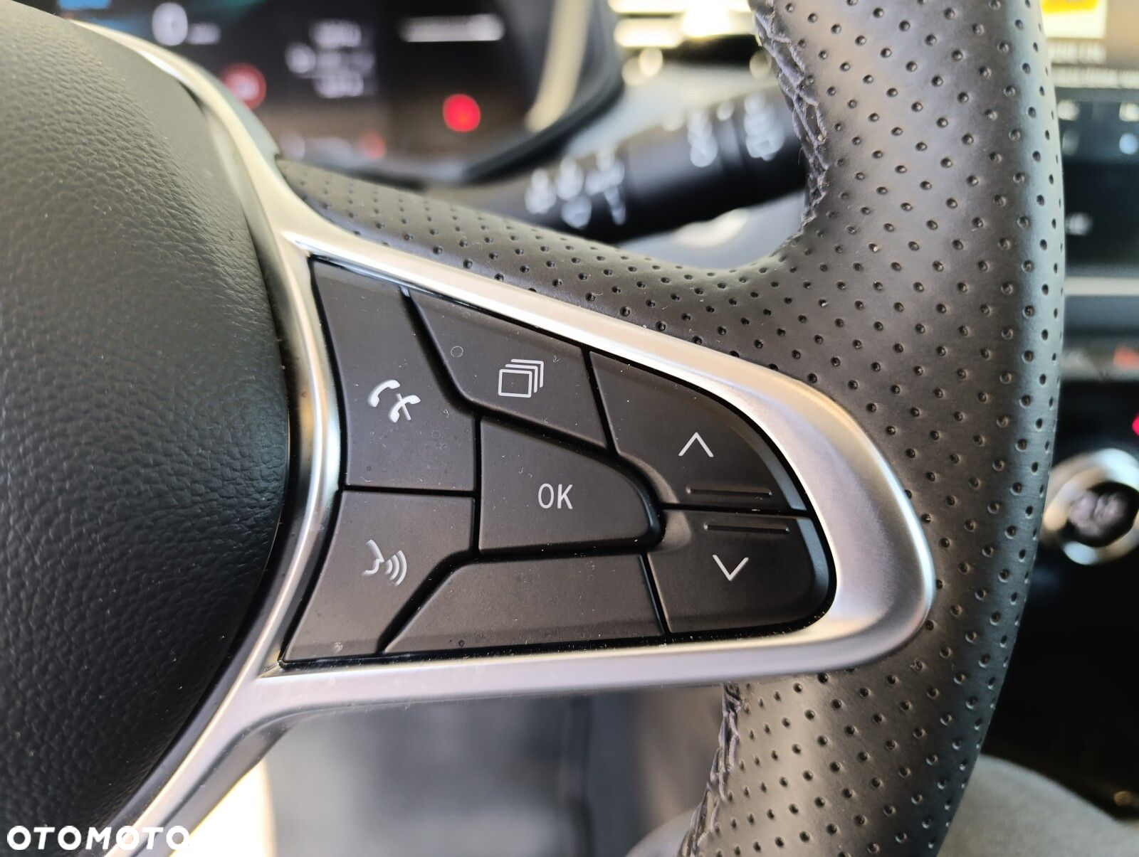 Mitsubishi Colt 1.0T Intense Style Cold Navi - 13