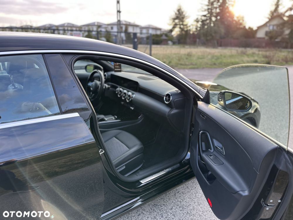 Mercedes-Benz CLA 180 7G-DCT - 13